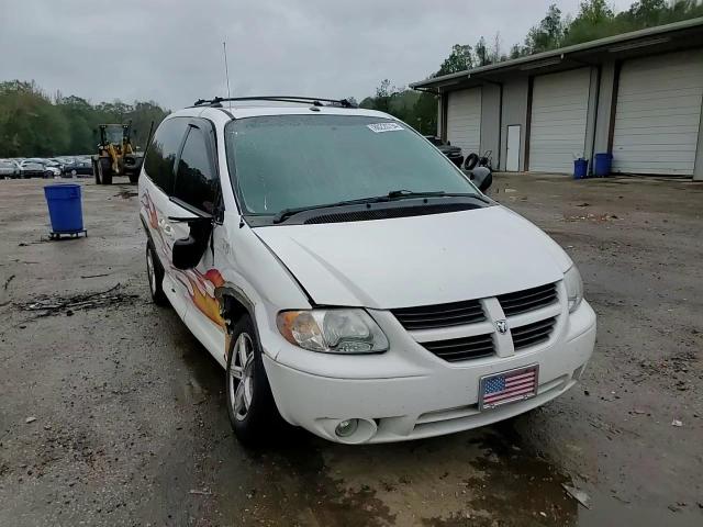 2006 Dodge Caravan - Image 11