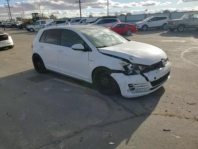 2016 Volkswagen GTI - Image 11