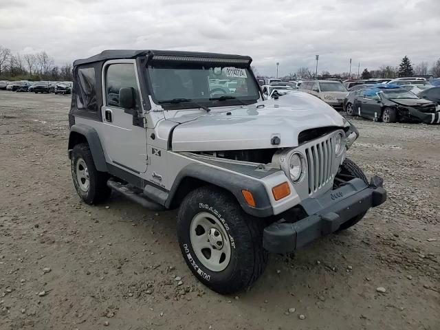 2004 Jeep Wrangler - Image 10