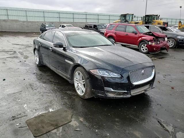 2017 Jaguar XJ - Image 13