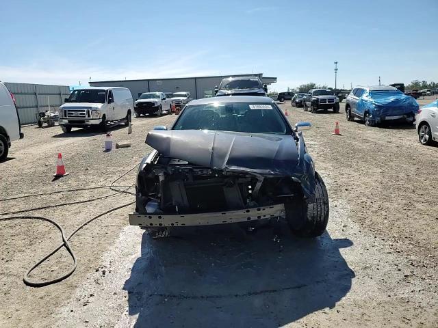 2018 Chrysler 300 - Image 13