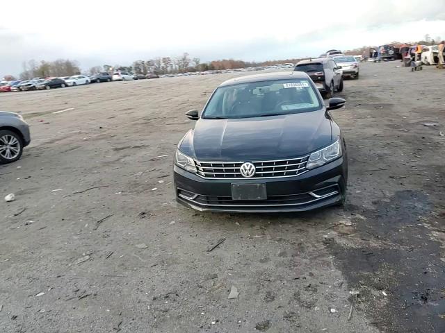 2018 Volkswagen Passat - Image 10