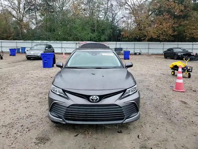 2021 Toyota Camry Le VIN: 4T1C11AK8MU407574 Lot: 81546954