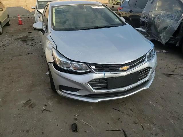 2017 Chevrolet Cruze - Image 10