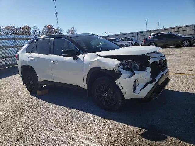 2022 Toyota RAV 4 - Image 12