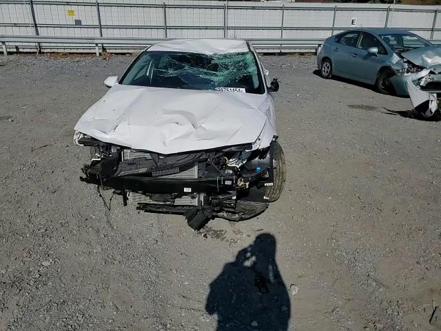 2024 Hyundai Elantra - Image 11