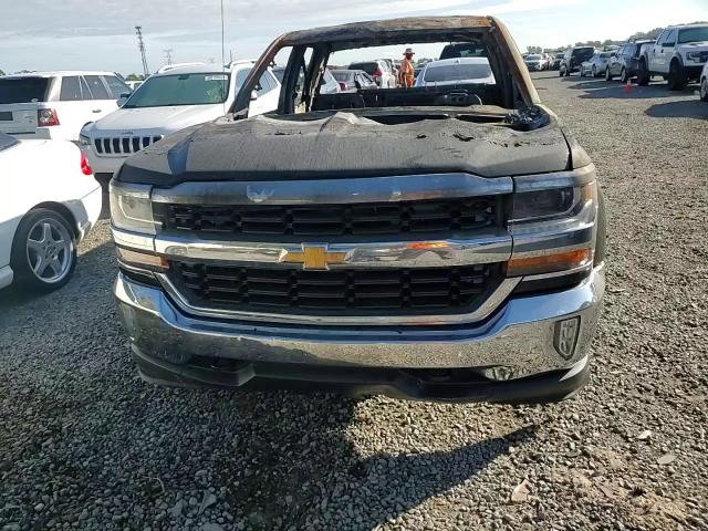 2017 Chevrolet Silverado - Image 11