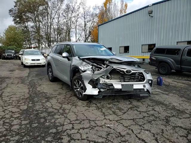 2021 Toyota Highlander - Image 12