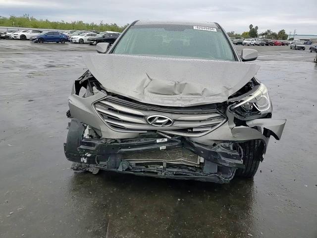 2017 Hyundai Santa Fe - Image 12