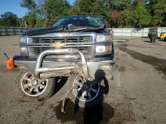 2015 Chevrolet Silverado - Image 11