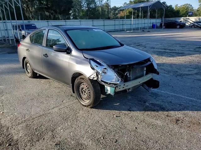 2019 Nissan Versa - Image 11