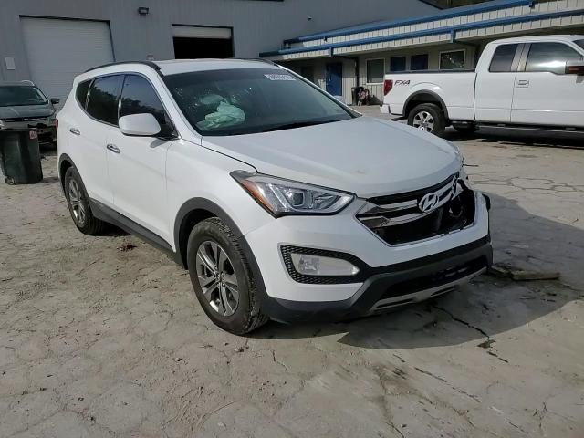 2016 Hyundai Santa Fe - Image 12