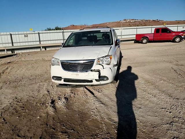 2012 Chrysler Town & Country - Image 12