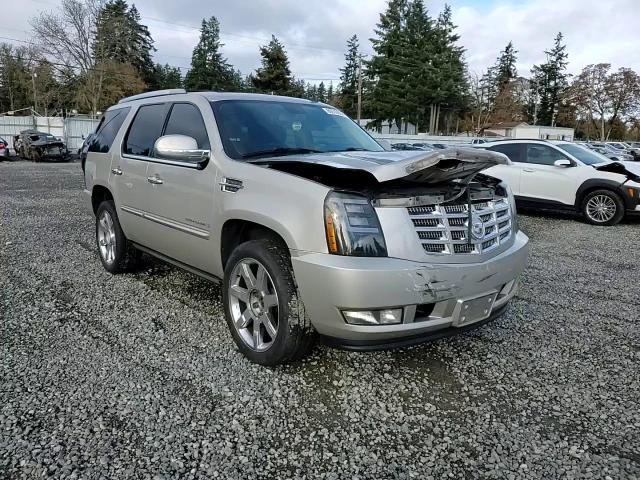 2007 Cadillac Escalade - Image 12