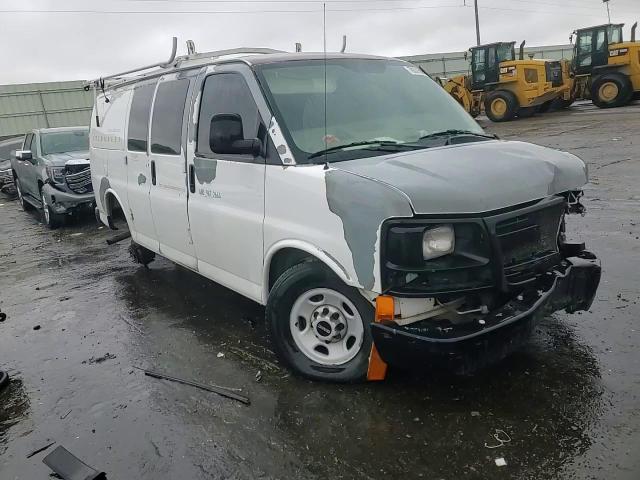 2007 GMC Savana - Image 10