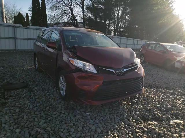 2020 Toyota Sienna - Image 12