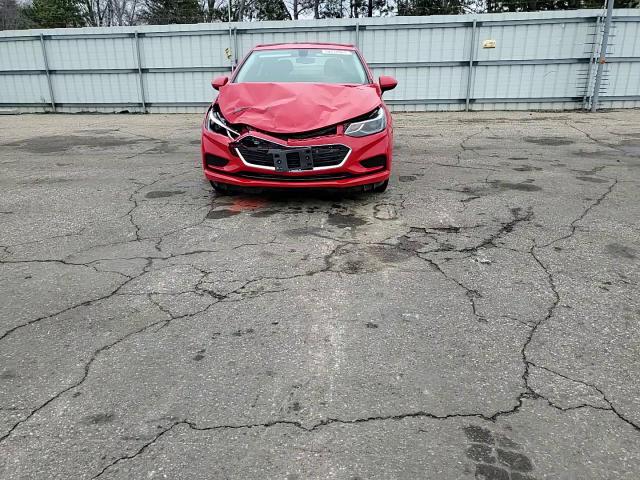 2017 Chevrolet Cruze - Image 11
