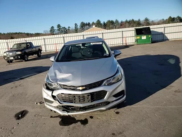 2018 Chevrolet Cruze - Image 11