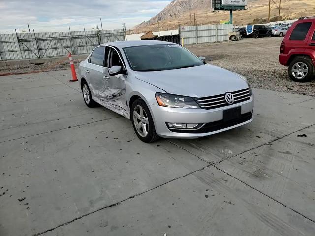 2015 Volkswagen Passat - Image 10