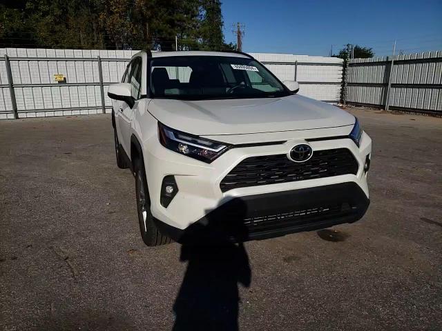 2022 Toyota RAV 4 - Image 12