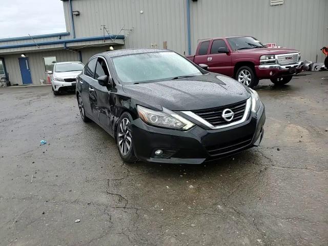 2018 Nissan Altima - Image 13
