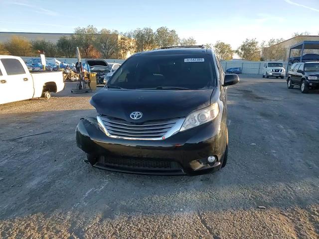 2017 Toyota Sienna - Image 12