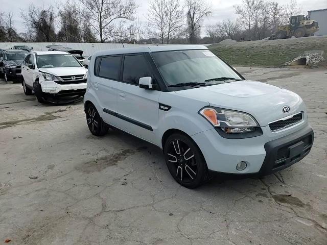 2010 Kia Soul + VIN: KNDJT2A27A7174714 Lot: 82106304