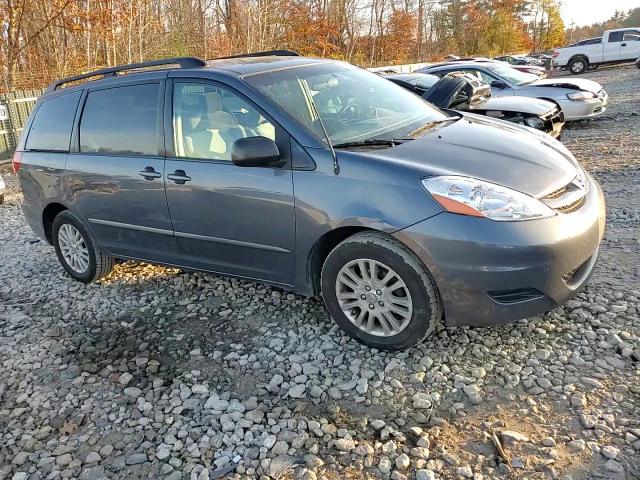 2007 Toyota Sienna - Image 12