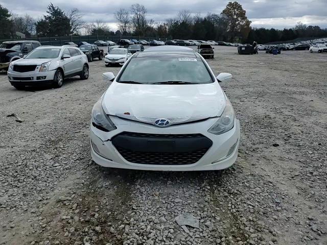 2011 Hyundai Sonata - Image 10