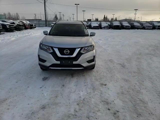 2018 Nissan Rogue - Image 11