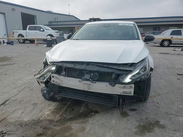 2020 Nissan Altima - Image 11