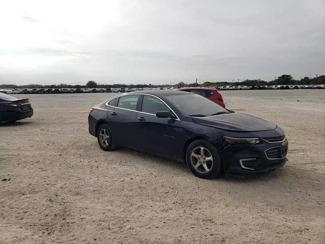 2017 Chevrolet Malibu - Image 10