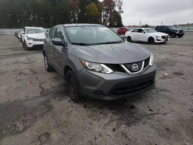 2018 Nissan Rogue - Image 11