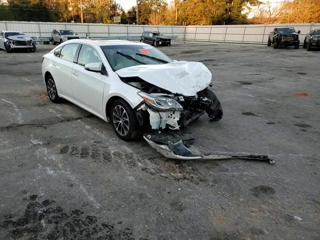 2018 Toyota Avalon - Image 10