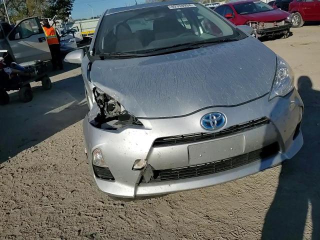 2014 Toyota Prius - Image 10