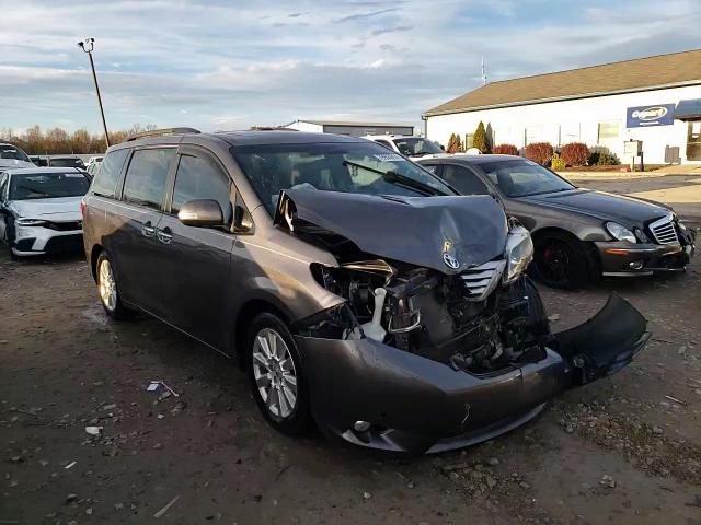 2015 Toyota Sienna - Image 15