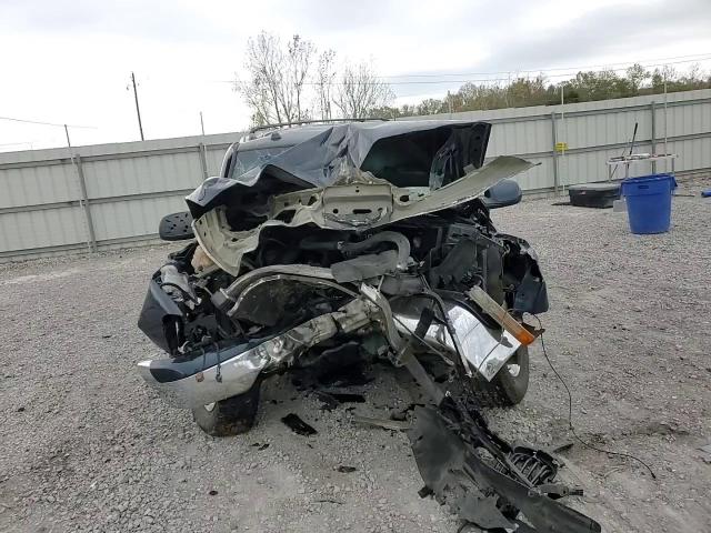 2005 GMC Yukon - Image 11