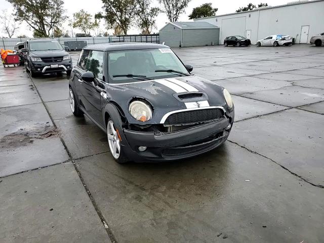 2008 Mini Cooper S VIN: WMWMF73548TT90589 Lot: 81936664