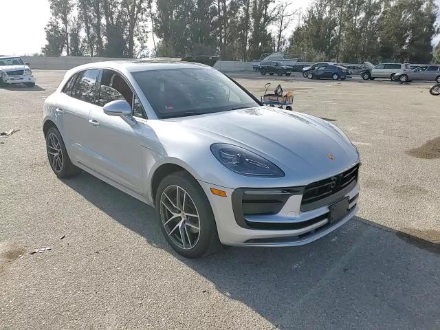2024 Porsche Macan - Image 12