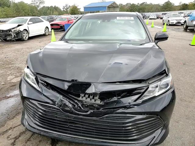 2018 Toyota Camry L VIN: 4T1B11HK3JU633518 Lot: 79197134