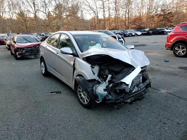 2013 Hyundai Accent - Image 10