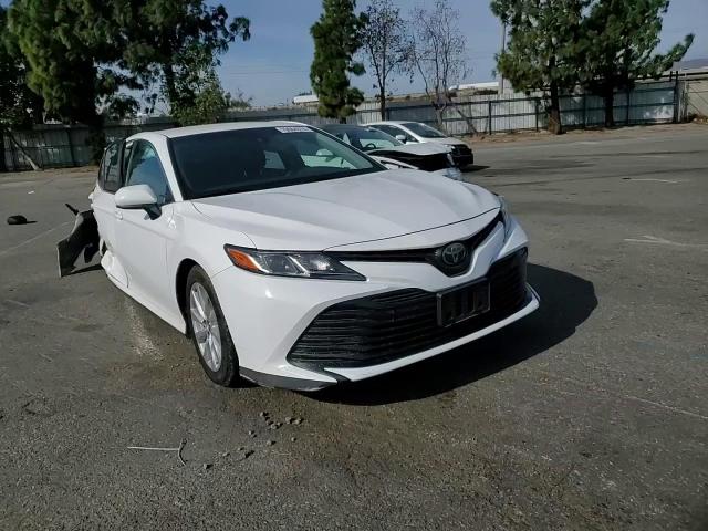 2018 Toyota Camry L VIN: 4T1B11HK6JU670434 Lot: 79684974