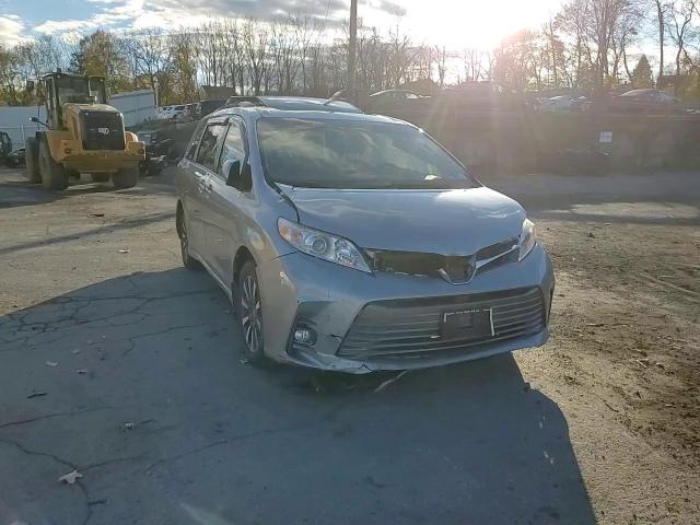 2018 Toyota Sienna Xle VIN: 5TDDZ3DC8JS207330 Lot: 79275014