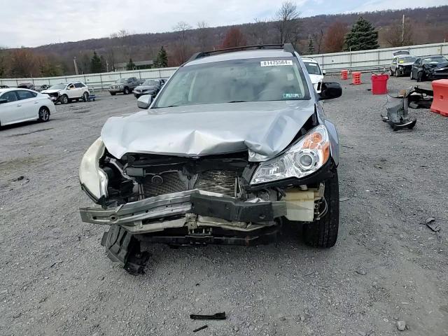 2012 Subaru Outback - Image 10