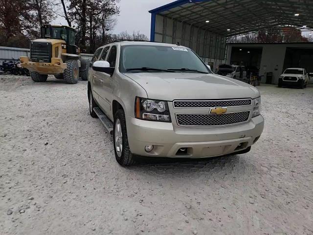 2013 Chevrolet Suburban - Image 12