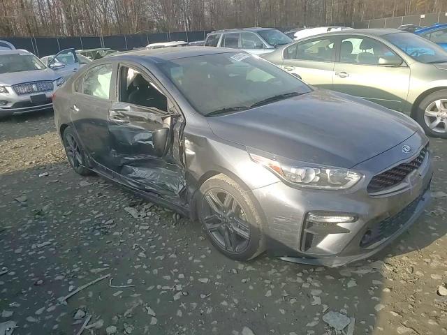 2021 Kia Forte - Image 11