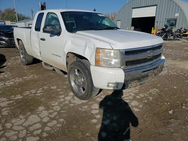 2011 Chevrolet Silverado C1500 Lt VIN: 1GCRCSE00BZ120821 Lot: 80535674