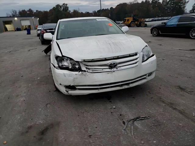 2007 Toyota Avalon - Image 11