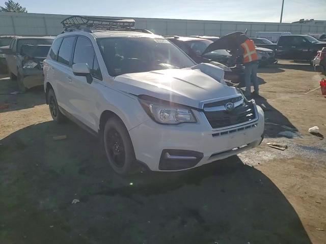 2017 Subaru Forester - Image 12