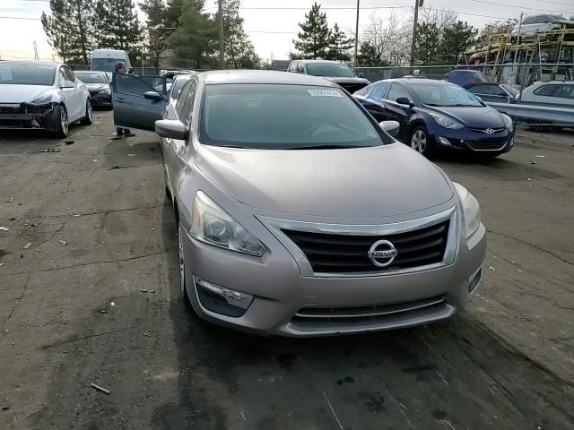 2015 Nissan Altima - Image 10